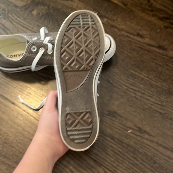 Grey/brown low top all star converse size: 11 women’s - Picture 2 of 2